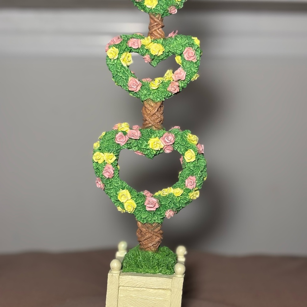 Heart-Shaped Topiary Department 56 Vintage Snowbabies Collection
